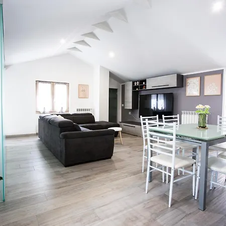 Mansarda In Centro - Relax A Due Passi Dal Maggiore * Luino