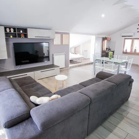 Apartment Mansarda In Centro - Luxury