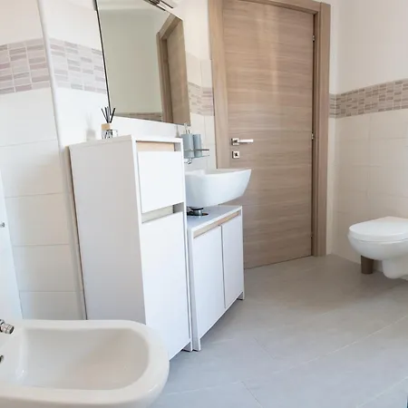 Appartement Mansarda In Centro - Relax A Due Passi Dal Maggiore