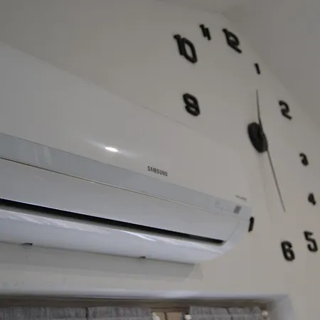 Appartement Mansarda In Centro - Relax A Due Passi Dal Maggiore