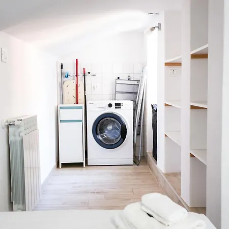 Appartement Mansarda In Centro - Relax A Due Passi Dal Maggiore