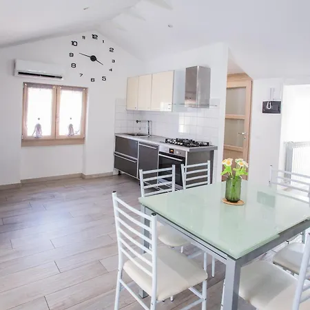 Mansarda In Centro - Relax A Due Passi Dal Maggiore * Luino