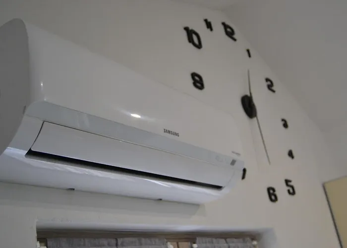 Apartament Mansarda In Centro - Relax A Due Passi Dal Maggiore