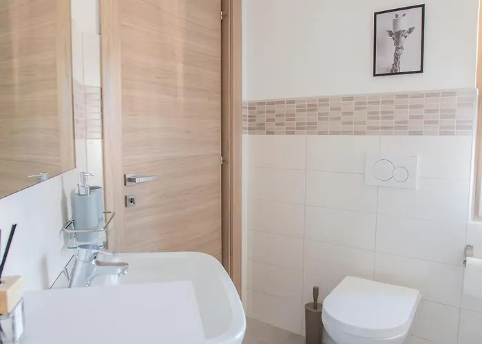 Mansarda In Centro - Relax A Due Passi Dal Maggiore Apartament *