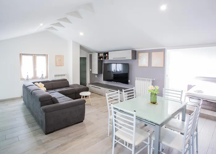 Mansarda In Centro - Relax A Due Passi Dal Maggiore